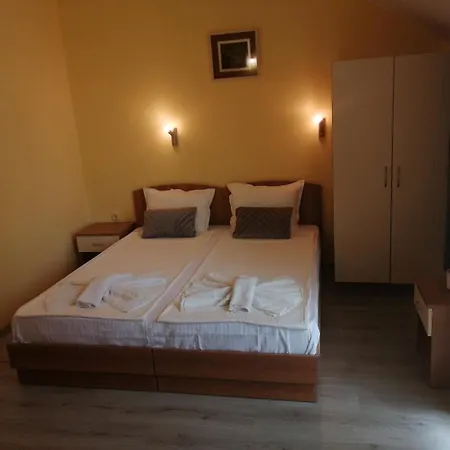 Yana Pensiune 3*