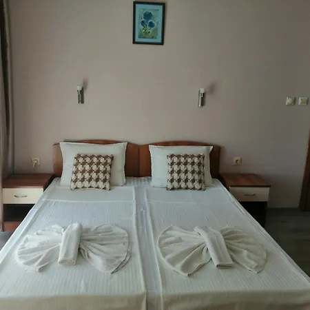 Yana Casa de hóspedes Kiten (Burgas)