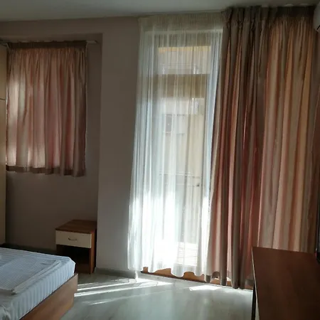 Yana Casa de hóspedes 3*